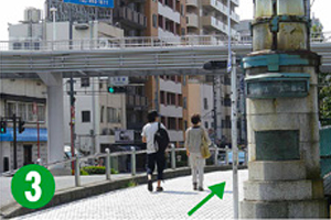 ＪＲ線「横浜」駅から当院までの道順３